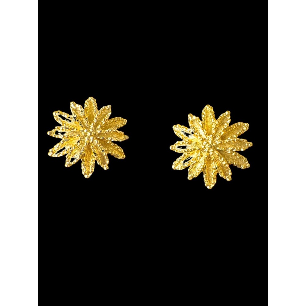Avon Vintage 1970s Gold-Tone Flower Clip-On Earrings Star Flower Classic Jewelry - Picture 5 of 6